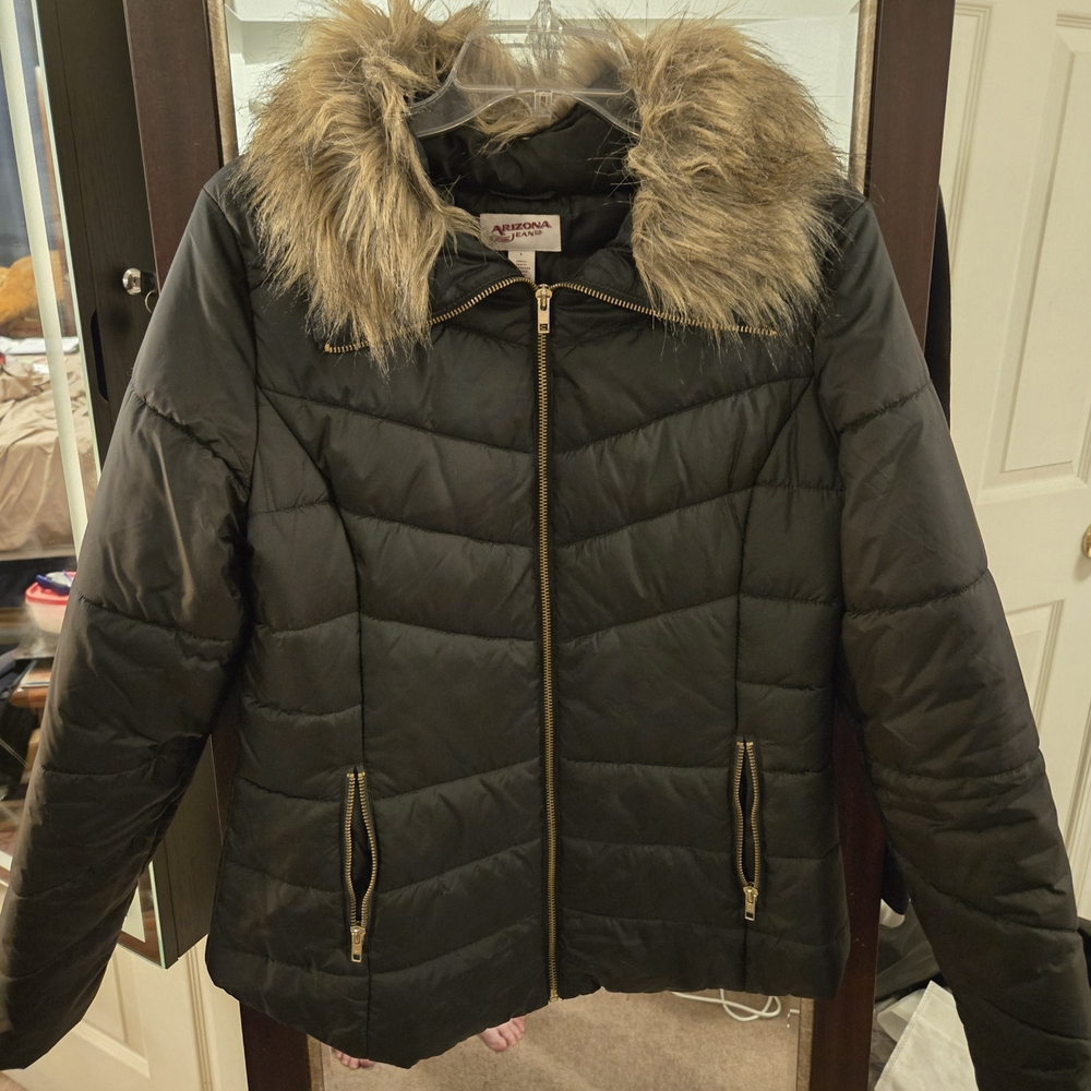 Arizona Jean Company Women's Black Puffer Jacket with Faux Fur, Size L. Used